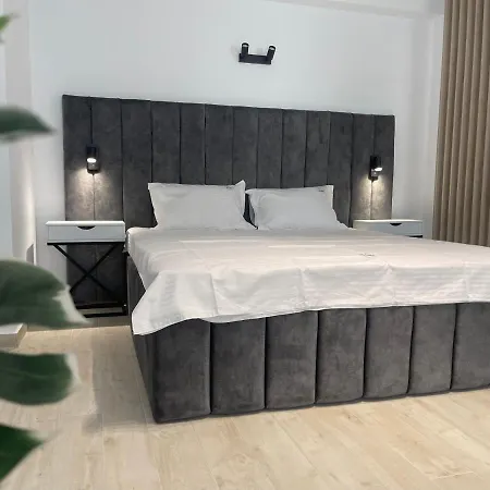 L&c Platinum Apartment *
