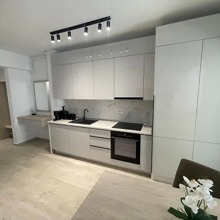 L&c Platinum * Năvodari