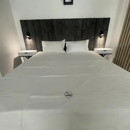 Apartment L&c Platinum Navodari